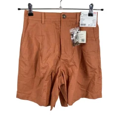 Naisten shortsit, koko 36